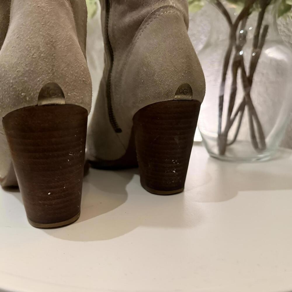 Ugg Ava Knee High Heel Boots Light Grey 7 Women Very Good Leather - Picture 6 of 9